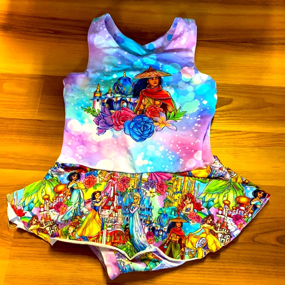 Euc size 6 dbf skirted Leo custom!